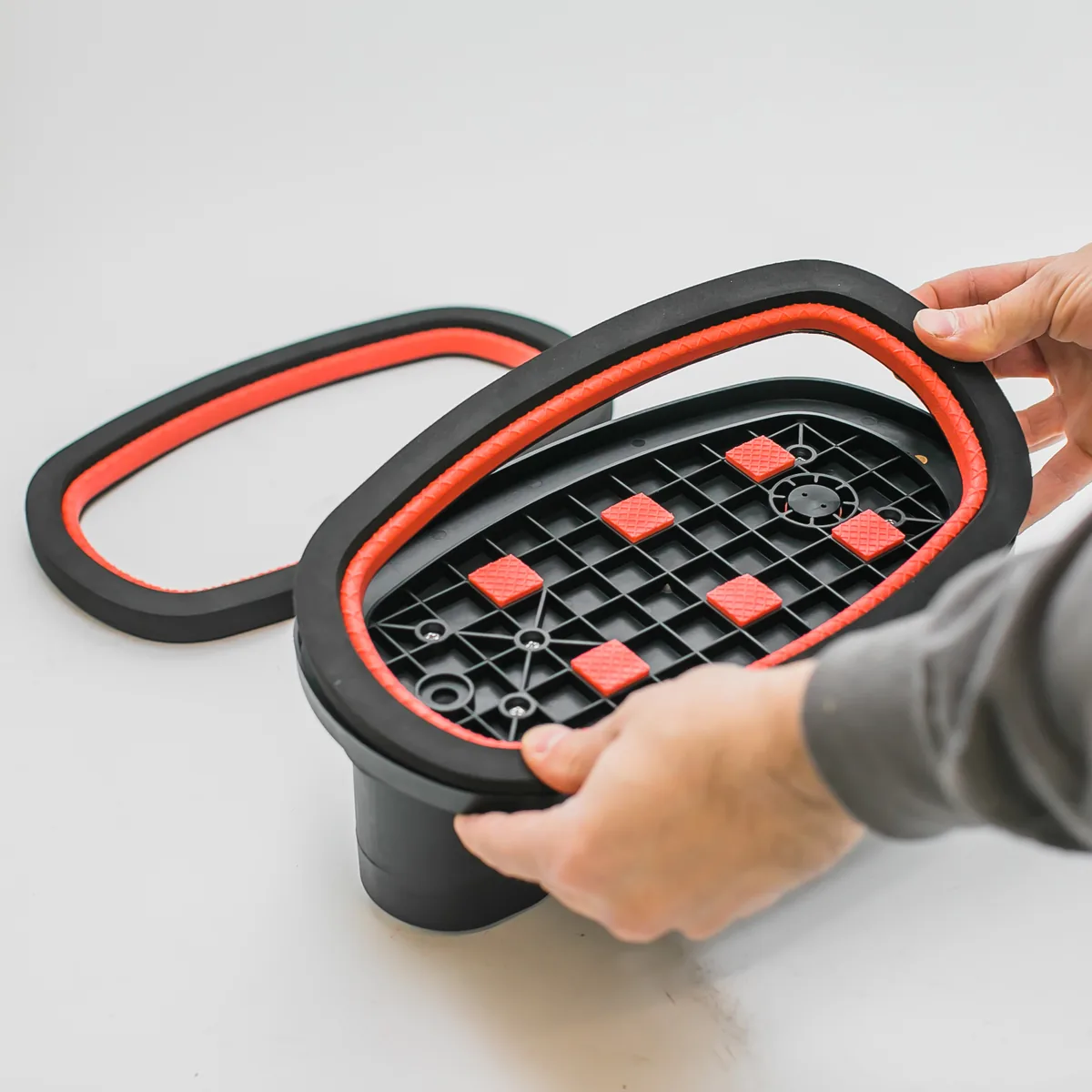 GRABO® foam seal shown beside a spare gasket