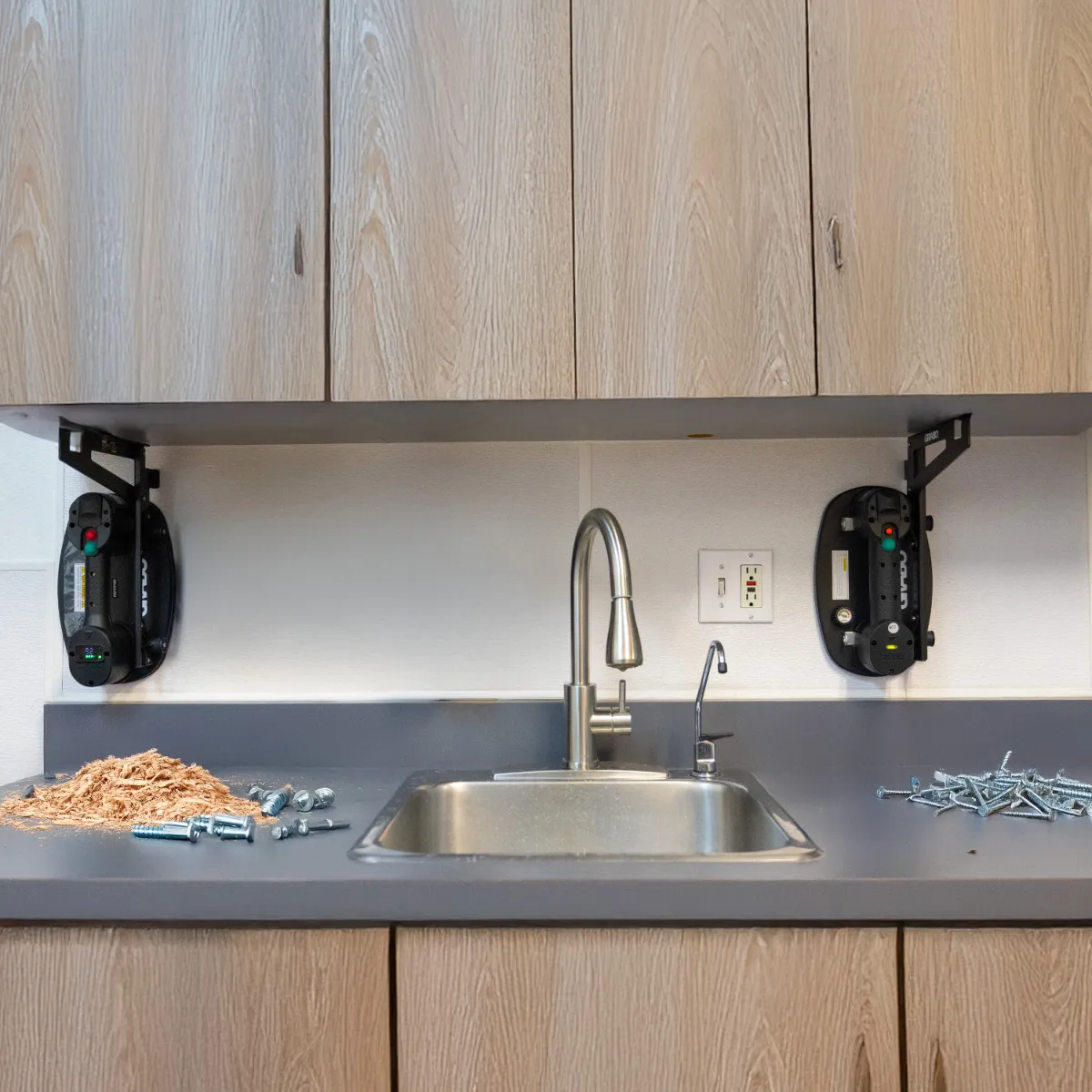 GRABO VersaMount mounted on wall