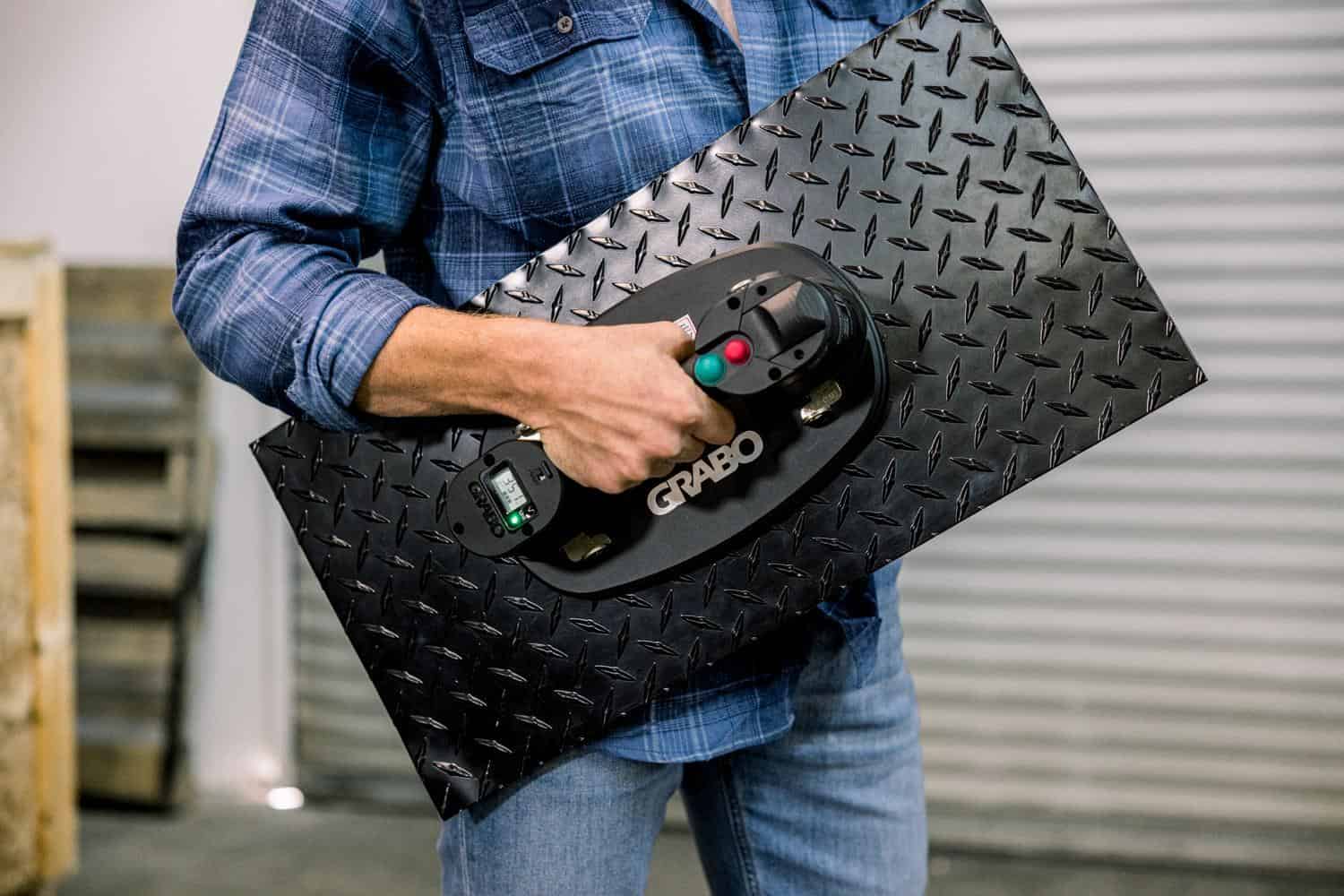 Vacuum Paver Lifter on metal.